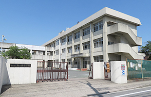 明石市立衣川中学校・野々池中学校特別教室空調設備設置工事 施工実績002